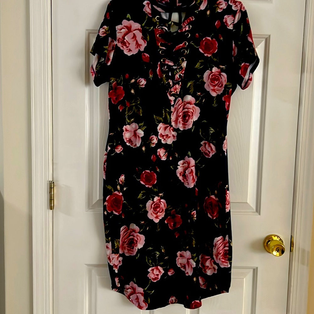 Beautiful Flower Dress Very Soft Size 1X